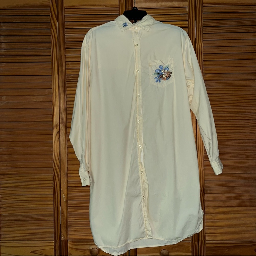 The Disney Store Embroidered Tigger Yellow Sleep Shirt‎ Size Small/Medium